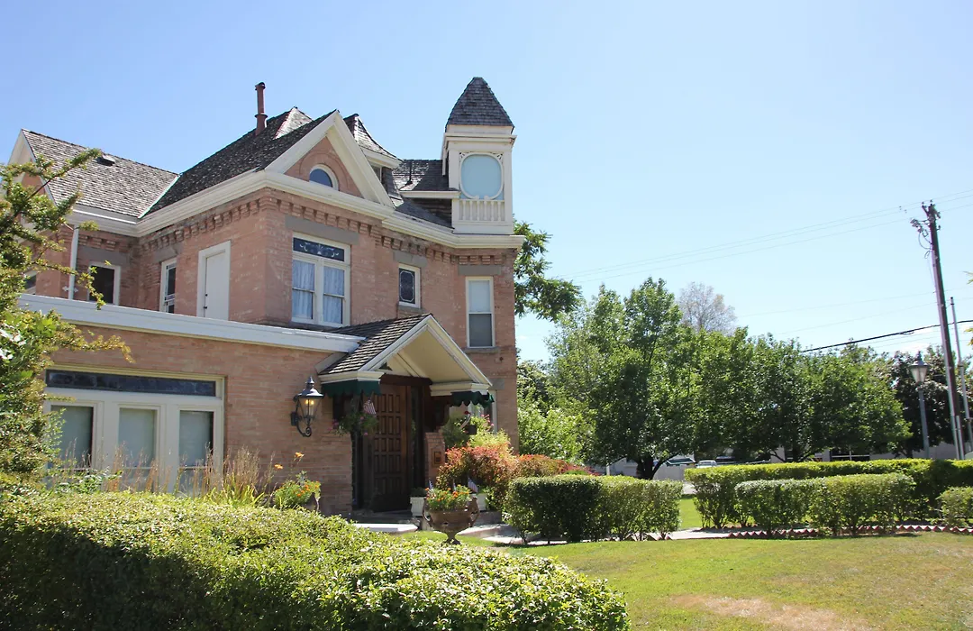 Hines Mansion-1